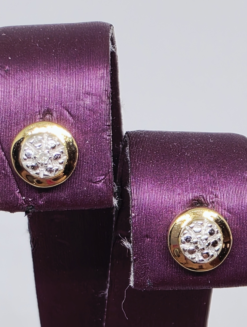 Vintage 10k 417 Yellow and White Gold Diamond Center Round Stud Earrings 1.1 g